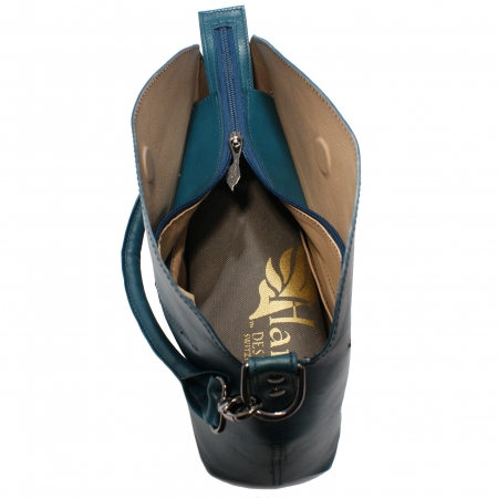 ROO<br>petrol & taupe